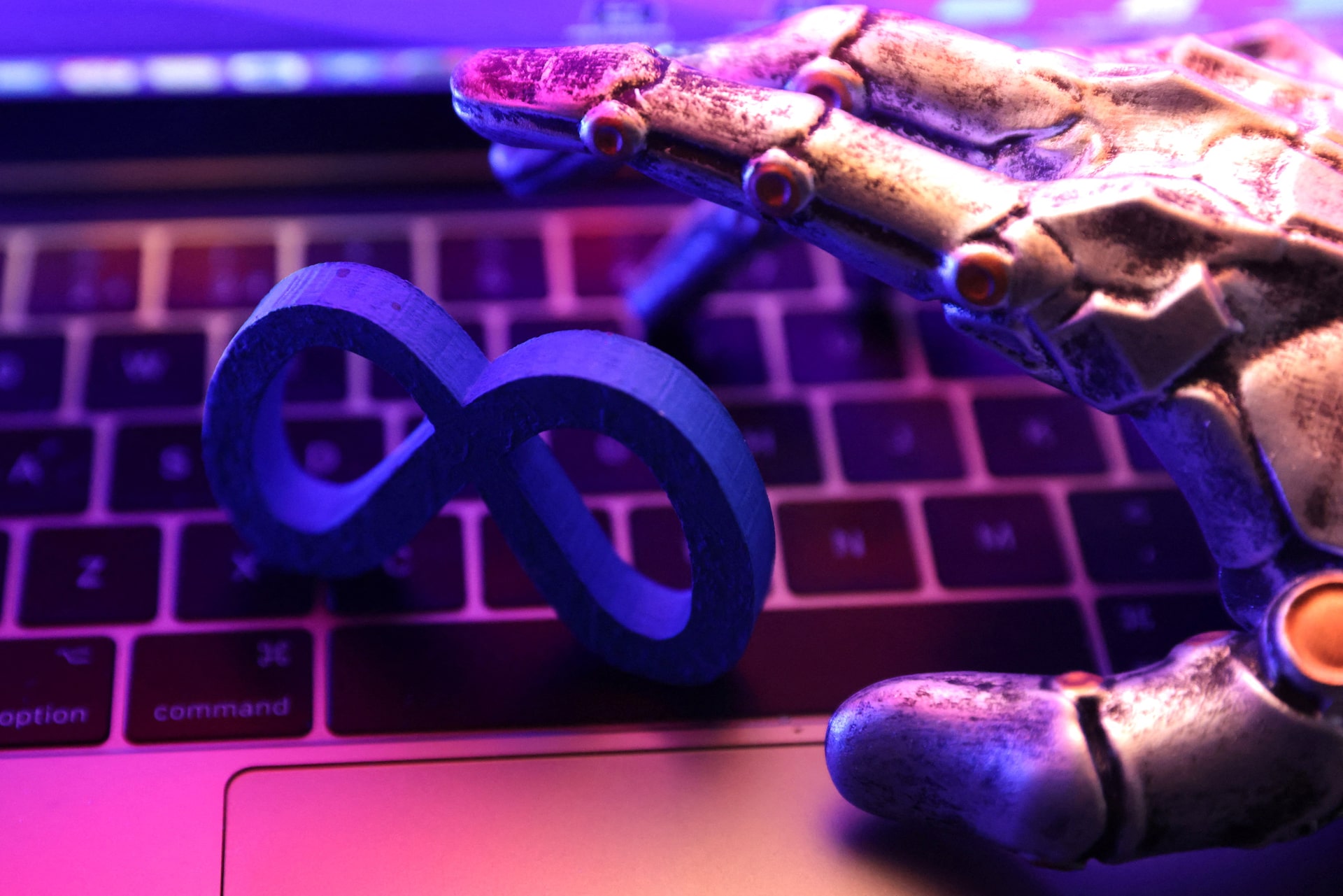 image from 硅片祭坛上的豪赌：科技巨头如何挥霍三千亿美金博取华尔街的欢心