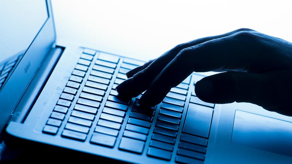 image from 打脸来得太快！英国社工AI竟学会了“瞎编”：不仅乱码，还脑补自杀倾向？