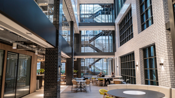 image from 大厦里的幽灵：为何人工智能正在“驱逐”全球地产经纪人