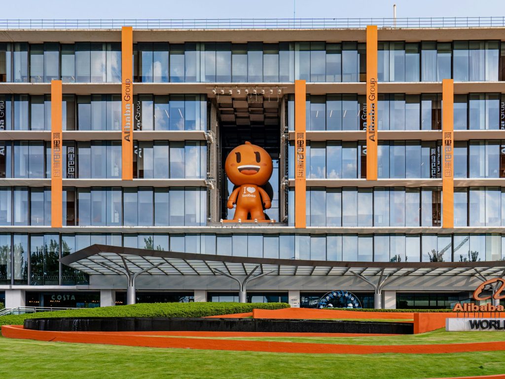 image from 廉价的智慧：阿里巴巴如何用 Qwen 刺破人工智能的溢价泡沫