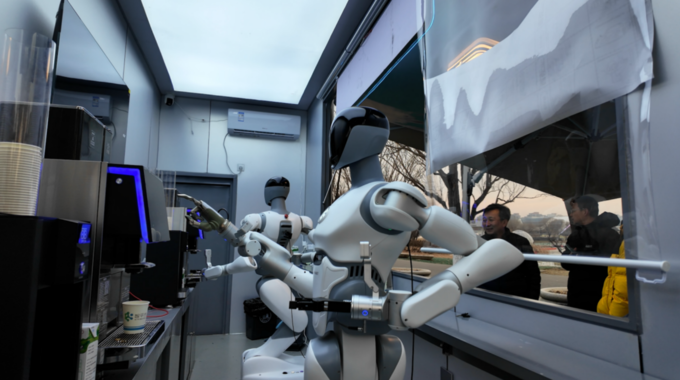 image from 僵硬的舞步与灵活的账本：人形机器人能否跳出春晚的聚光灯？