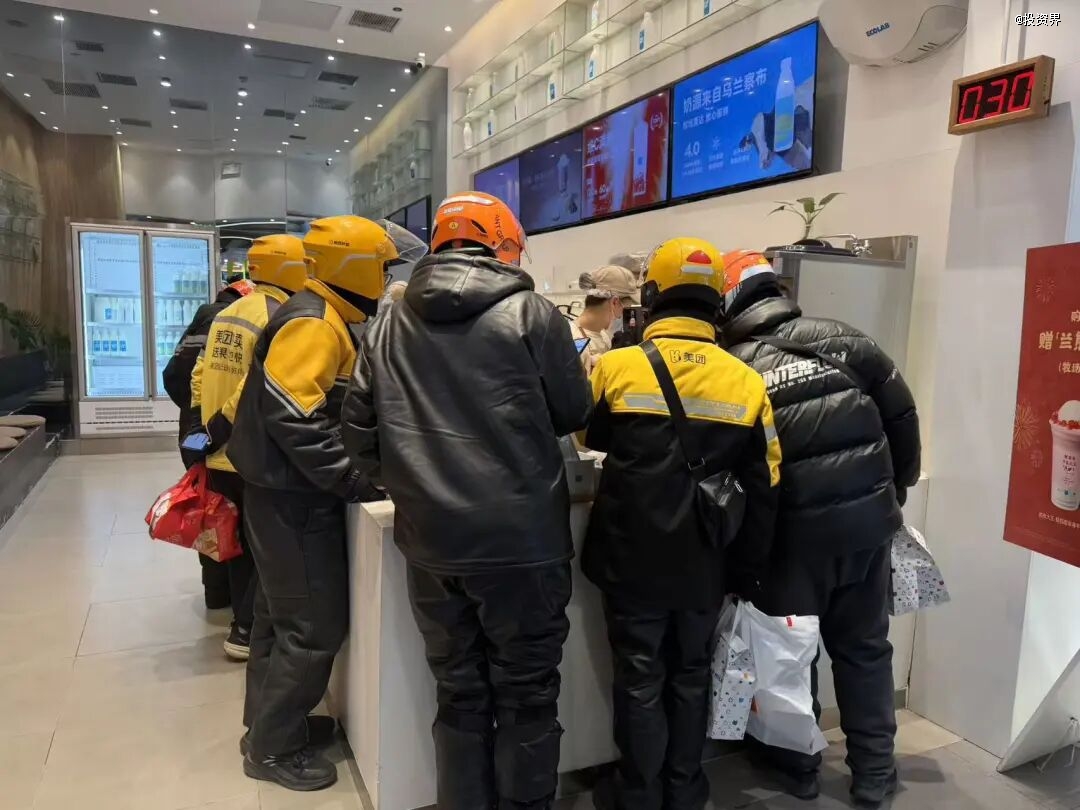 image from 一杯奶茶的算法：中国大厂的“撒币”递归与AI心智之战