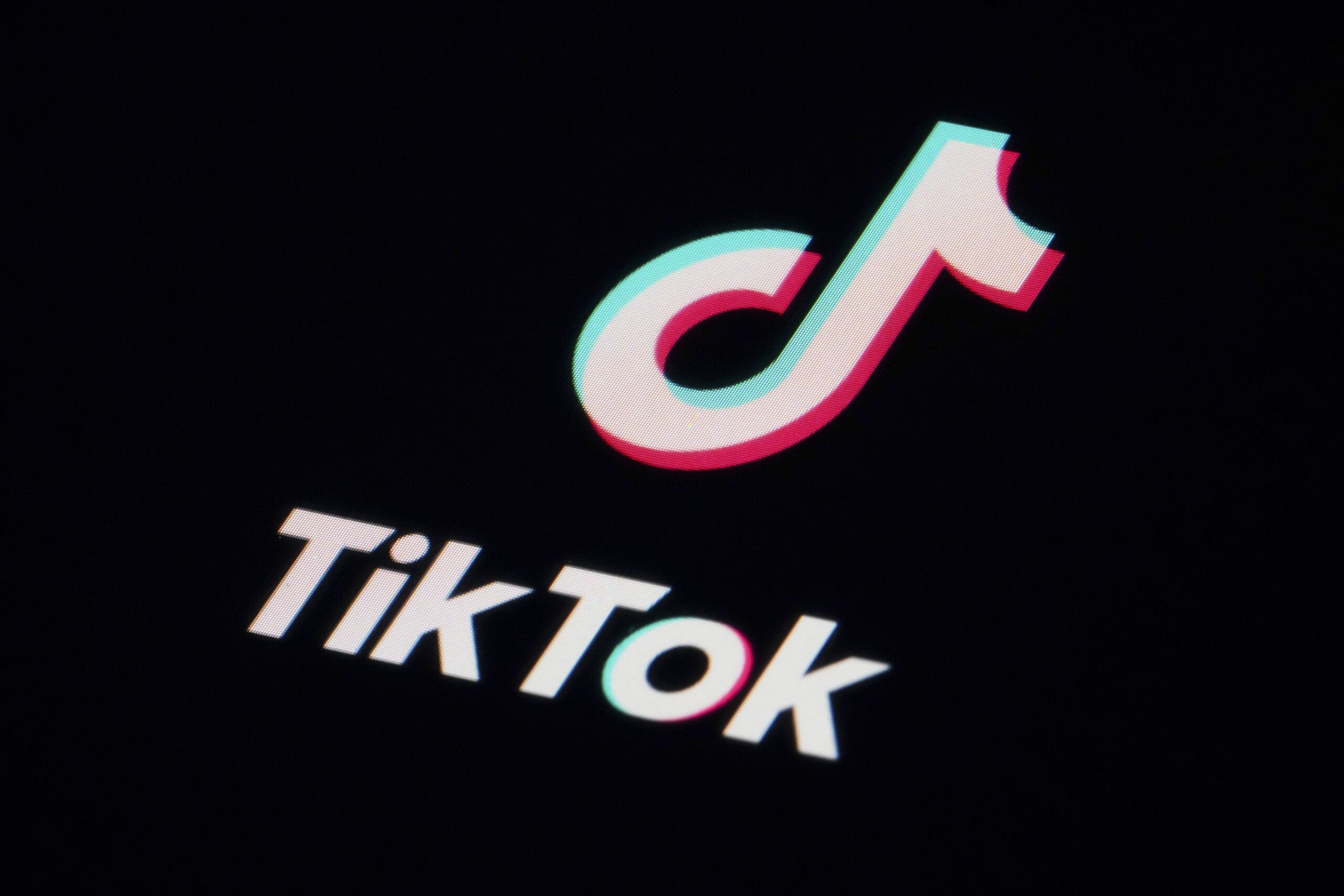 image from 刷到停不下来也有罪？欧盟给 TikTok 算法开了张“成瘾证明”