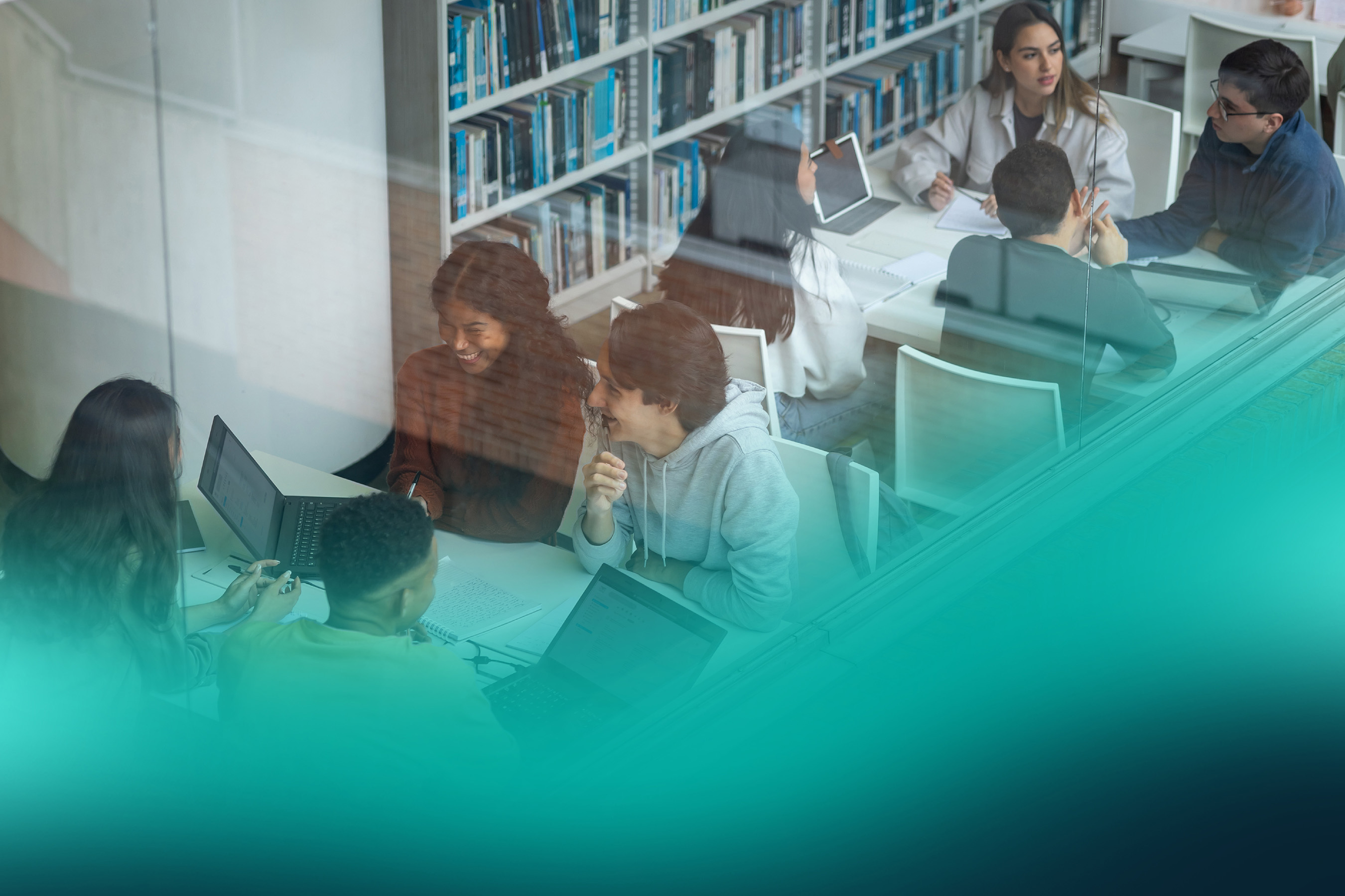 image from “空中楼阁”的高昂租金：云巨头告别“慈善时代”