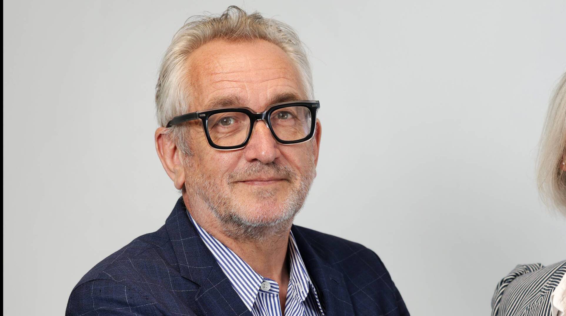 image from 大编也翻车！AI“幻觉”让传媒大佬丢了饭碗，这波“赛博调包计”玩砸了