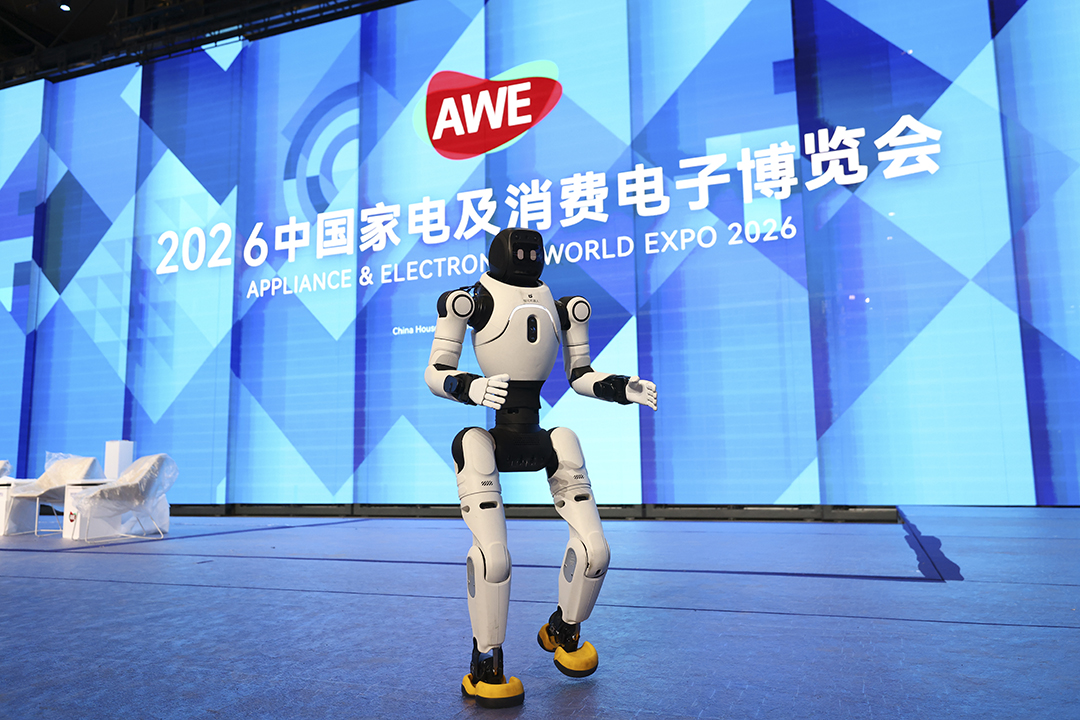 image from 周董嗓子“返老还童”，亚瑟摩根“死而复生”：这届AI主打一个“意难平粉碎机”？